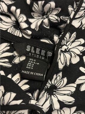 Women's Black & White Floral Sleepwear set